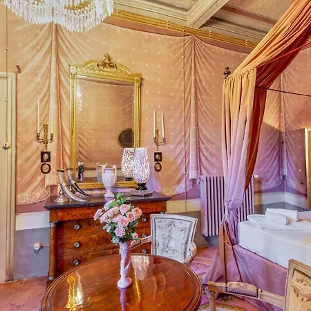 Guest house Palazzo Nobile Di San Donato 3*
